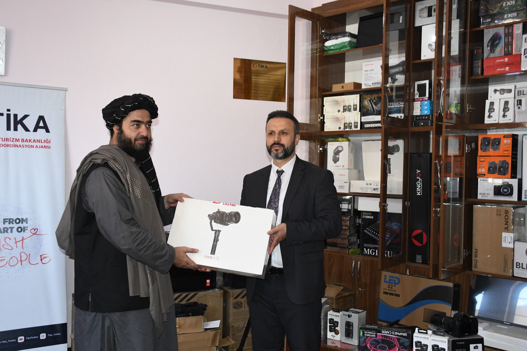 ترکیه به طالبان در هرات تجهیزات فیلم‌برداری و ابزار تولید محتوا داد