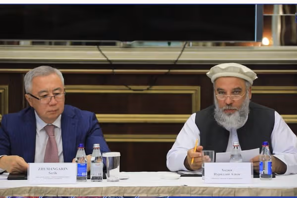 طالبانو د قزاقستان د لومړي وزیر له مرستیال سره د سوداګریزو اړیکو پر پیاوړتیا خبرې کړې