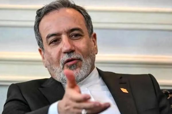 عراقچي ټرمپ ته: موږ ماتولی نهشئ، خو که ریښتینې خبرې وشي دواړه لوري بریا ته رسېدای شي