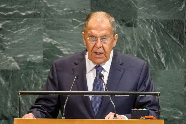 سرګي لاوروف: بندیزونه د سیالانو د ځپلو او وېرولو لپاره کارېږي