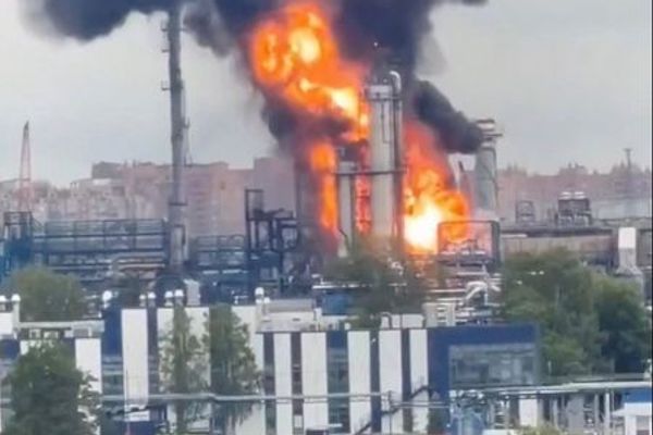 د اوکراین ډرون د روسیې د ګازپروم تر ټولو ستره تصفیه خونه په نښه کړې