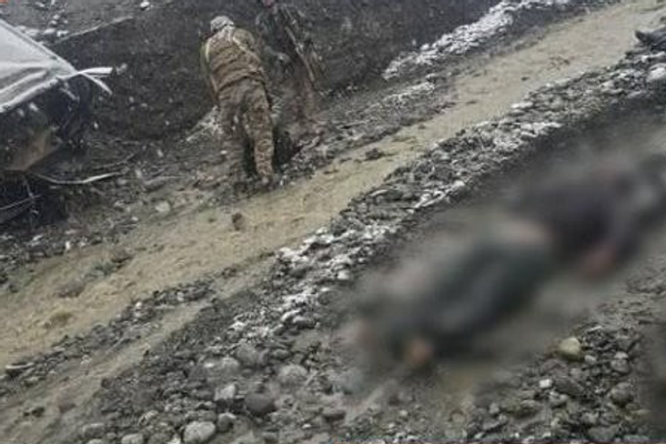 په بدخشان کې د یوې ټرافیکي پېښې له امله پنځه کسه مړه او پنځه نور ټپیان شوي