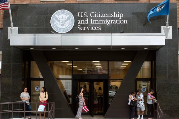 الولايات المتحدة توقف إصدار التأشيرات للأفغان