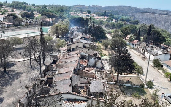 د ترکیې په ځنګلونو کې اورلګېدنه؛ تر دې دمه د دوو کسانو د مړینې پخلی شوی