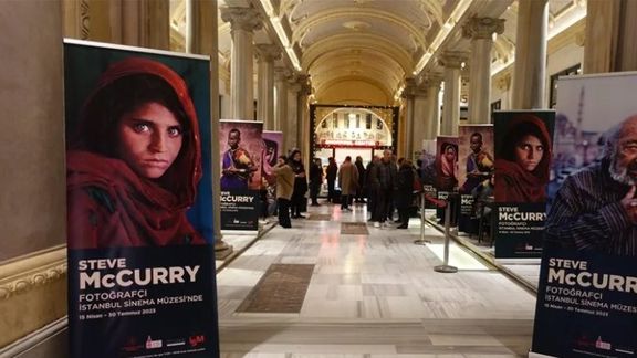 نمایشگاه عکاس «مونالیزای افغان» در استانبول برگزار شد