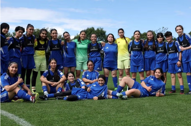 لاعبات منتخب أفغانستان لكرة القدم يشاركن مجدداً في البطولات الدولية