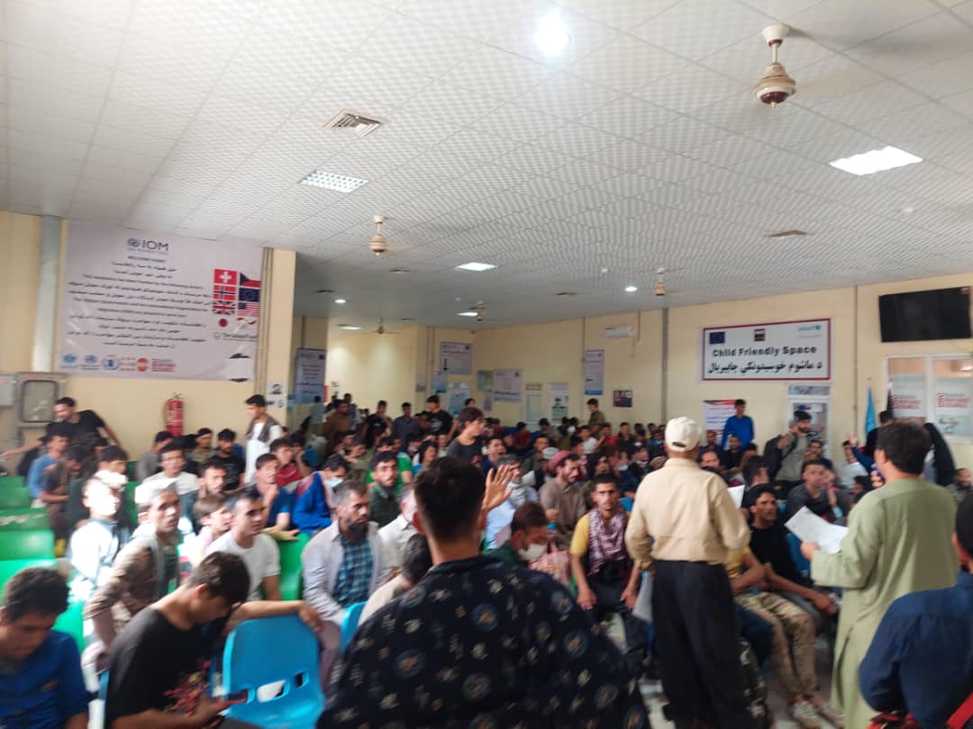 منابع طالبان: حدود ۵۰ هزار مهاجر در ماه اسد از ایران بازگشتند