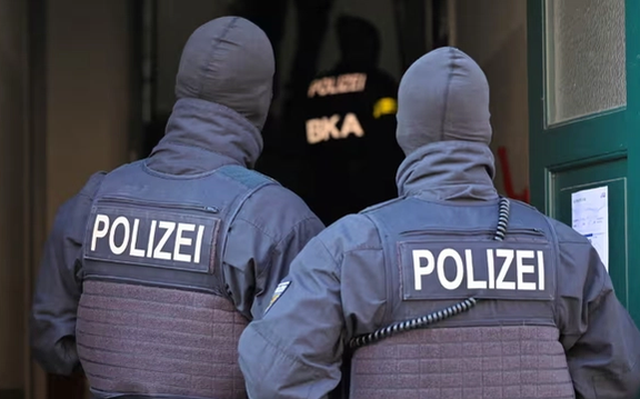 پولیس آلمان سه 'مسلمان افراطی' را به اتهام تدارک حمله به بازار کریسمس دستگیر کرد