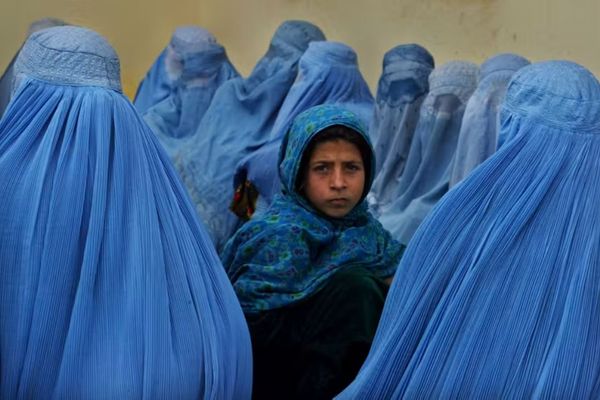 د ملالې بنسټ: د زوجین د تفریق اصولنامه په افغانستان کې جنسیتي تبعیض قانوني کوي