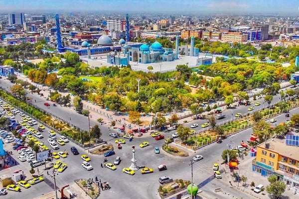 د مزارشریف اوسېدونکی: په ۴۳ درجې ګرمۍ کې د برېښنا پرې کېدو له ستونزو سره مخ کړي یو