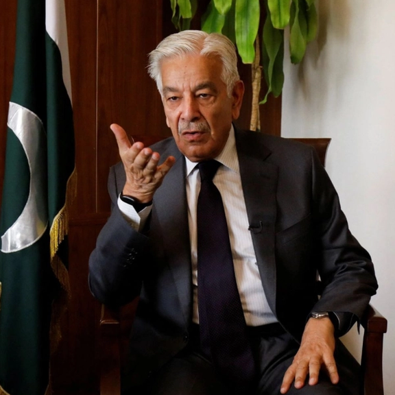 خواجه آصف: لا تقارنوا الإجراءات ضد طالبان بالهجمات الهندية على باكستان