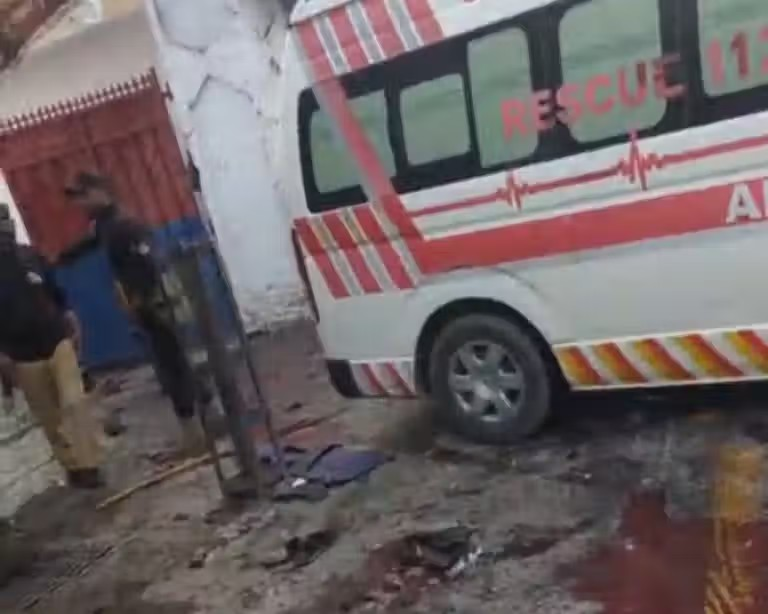 ارتفاع حصيلة قتلى الهجوم الانتحاري في باكستان إلى 14 شخصاً