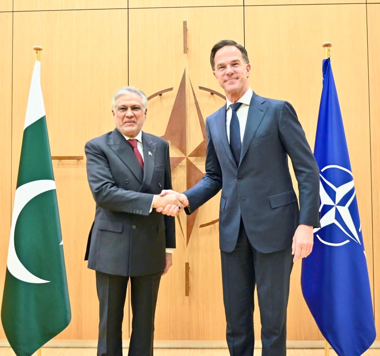 وزیر خارجه پاکستان با دبیرکل ناتو درباره «تروریسم فرامرزی» گفت‌وگو کرد