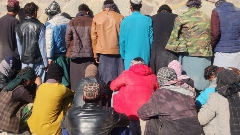 طالبان تعتقل المئات قرب الحدود مع إيران