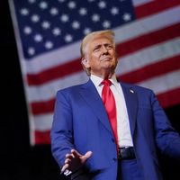 ترامپ: شنیدم که بین پاکستان و افغانستان جنگ شده، من در حلکردن جنگها خوبم