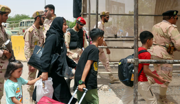 عودة الأفغان من معبر دوغارون ترتفع ثلاثة أضعاف