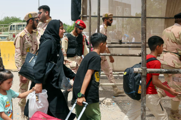 عودة الأفغان من معبر دوغارون ترتفع ثلاثة أضعاف