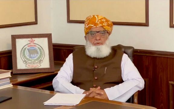 مولانا فضل الرحمن: دا د پاکستان ادارې وې چې ۲۰ کاله یې افغانستان ته وسلهوال لېږل