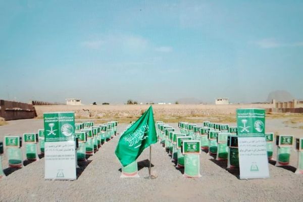 سعودي په کندهار کې له پاکستان څخه راستانه شویو کډوالو ته خوراکي مرستې وېشلې