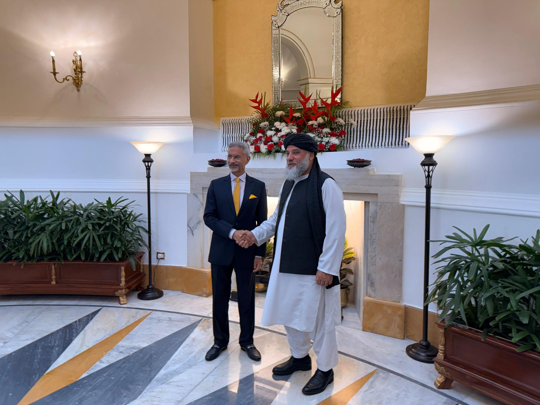 د هند د بهرنیو چارو وزارت: ډیلي ته د طالبانو د سوداګرۍ وزیر سفر بریالی و