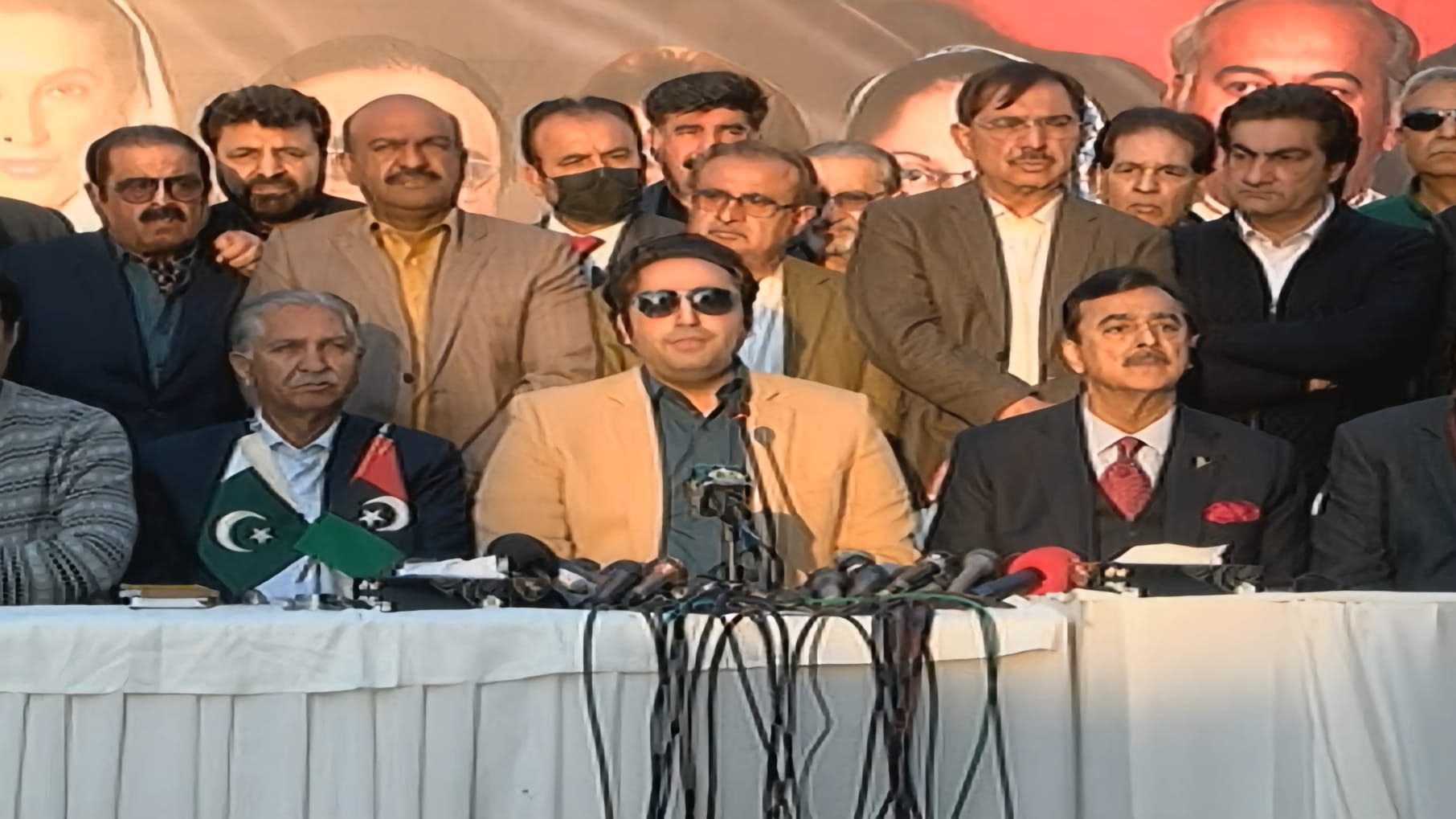 بلاول بوتو حمایتش را از مسلم لیگ برای تشکیل حکومت در پاکستان اعلام کرد