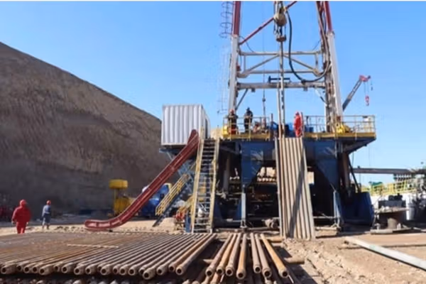 طالبان ۱۰ هزار تُن نفت خام استخراجشده فروخت