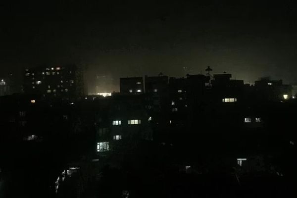 په کابل کې د برېښنا پرچاوي؛ طالبان وايي، له ترکمنستانه د برېښنا د رالېږد چارې بشپړې شوې
