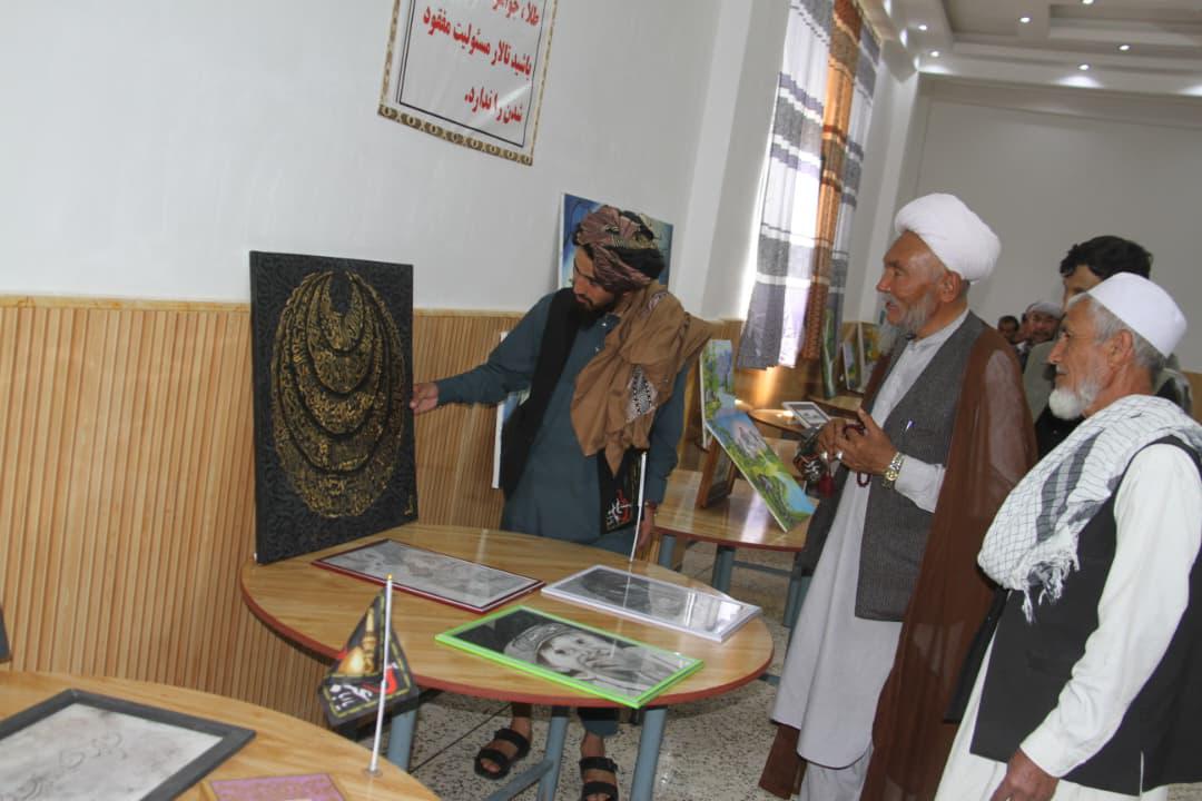 له برشونو تر تابلوګانو؛ غزني کې د هنر نوی نندارتون پرانیستل شو