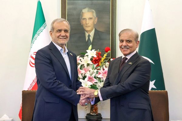 إيران تطلب الانضمام إلى مشروع "الحزام والطريق" مع باكستان والصين