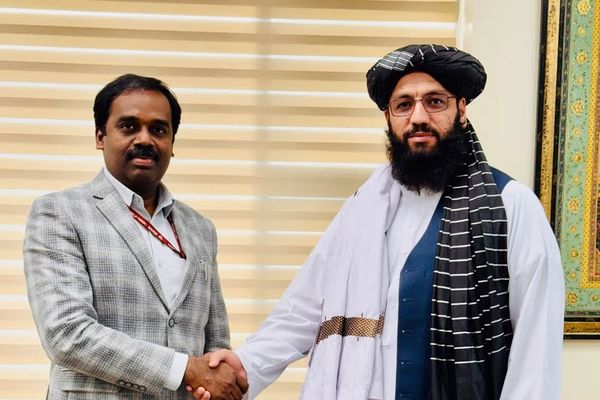 له هند سره د طالبانو د اړیکو پراخېدل؛ د طالبانو سرپرست سفیر په نوي ډیلي کې دنده پیل کړه