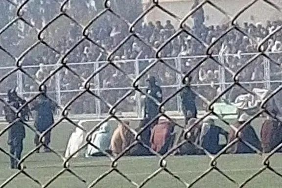 عدالت یا ارعاب؛ طالبان در یک ماه بیش از ۷۰ نفر را پیش چشم مردم شلاق زد