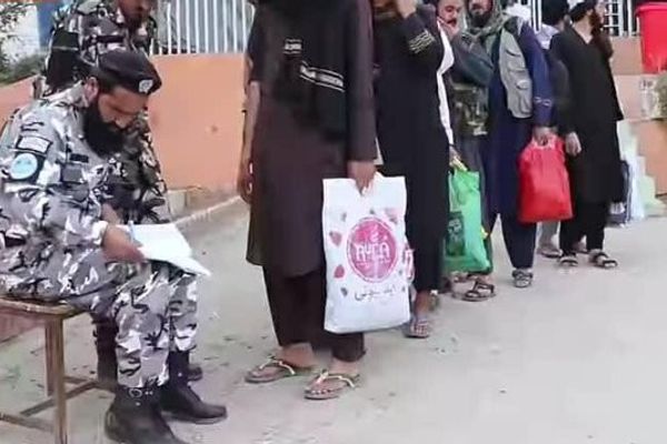 طالبان وایي، د خوست له مرکزي زندانه یې ۱۸۵بندیان خوشې کړي دي