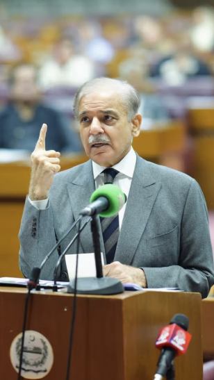 شهباز شريف: نرى بصمات الهند وطالبان الأفغانية في الهجمات ضد باكستان