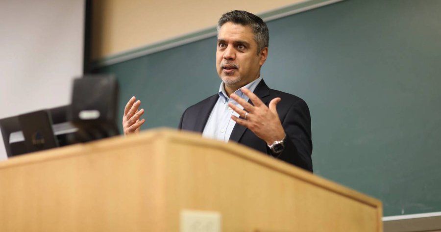 اشرف حیدري: یوازې ګډ سیمه‌ییز اقدام کولای شي افغانستان ته تل‌پاتې سوله راولي