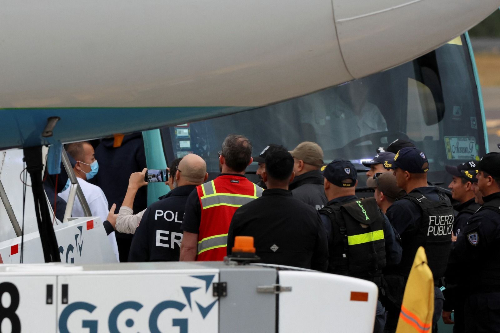 امریکا گروهی از مهاجران فاقد مدرک اقامت به شمول افغان‌ها را به کاستاریکا اخراج کرد