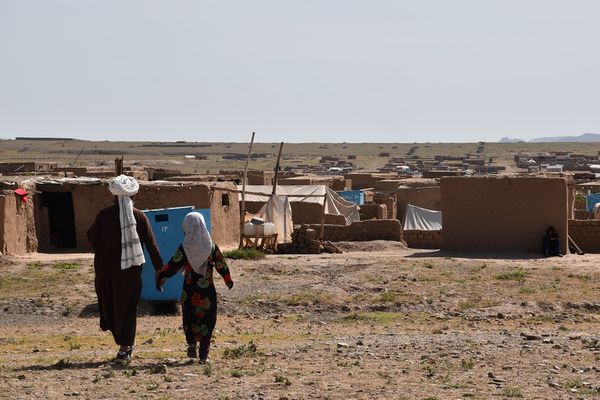 گروه بینالمللی بحران: رهبری طالبان در قندهار افغانستان را فقیرتر و منزویتر میکند