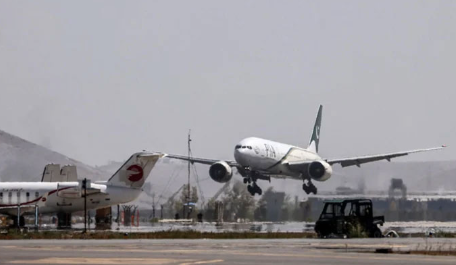 طالب لیکس؛ طالبان له پاکستانه د افغانستان پر فضا د درې کلونو د الوتنو پیسې غواړي 