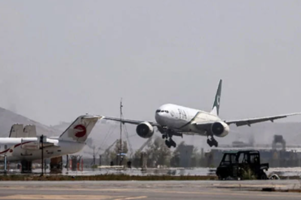 طالب لیکس؛ طالبان له پاکستانه د افغانستان پر فضا د درې کلونو د الوتنو پیسې غواړي