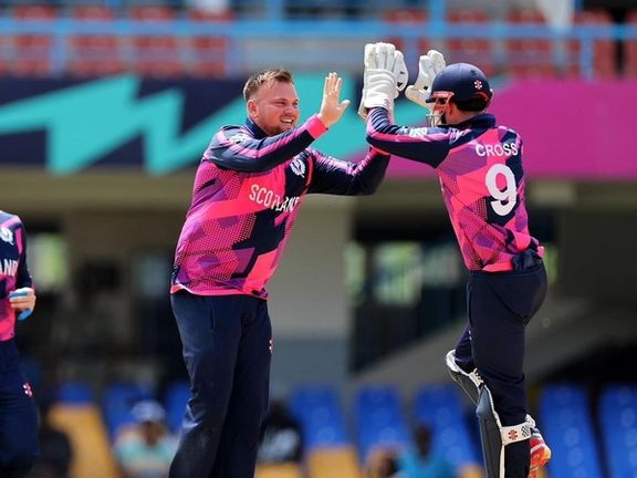 نړېوال شل اوریز جام؛ ویسټ اینډیز له یوګنډا او سکاټلنډ له عمان څخه لوبه وګټله