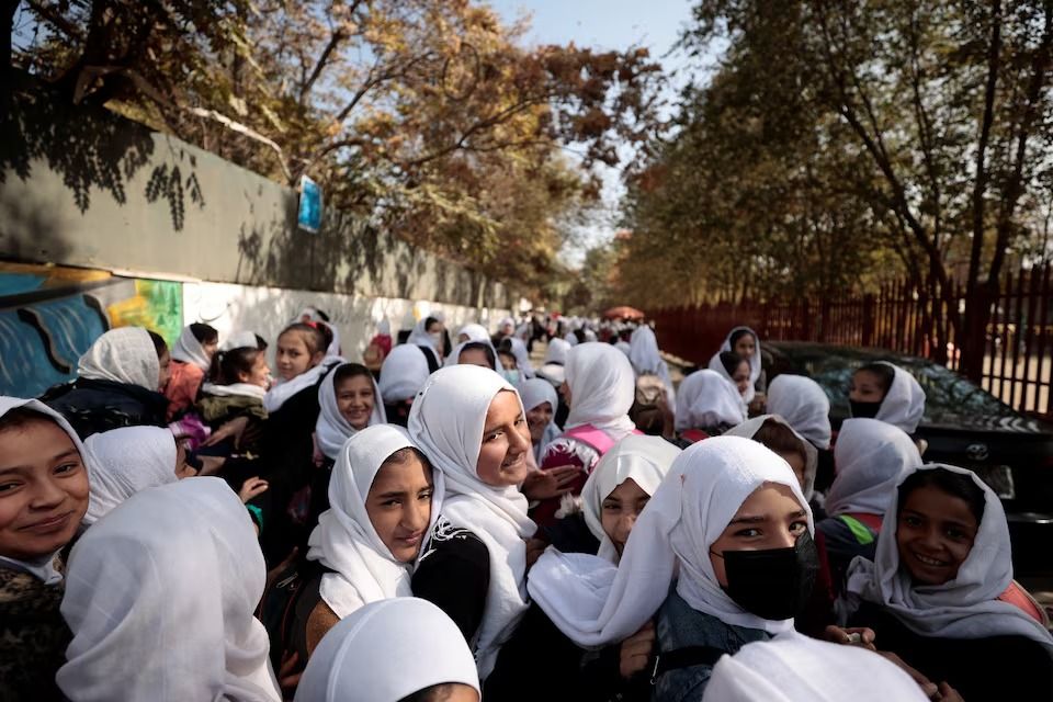 یونسکو می‌گوید طالبان بیش از ۲ میلیون دختر را از آموزش متوسطه محروم کرده‌ است