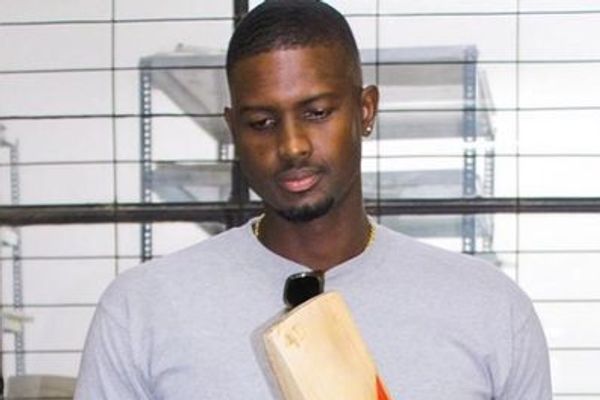 جېسون هولډر اووه کاله وروسته د راشد خان نړۍوال ریکارډ مات کړ