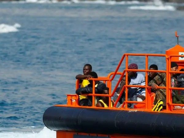 بیش از ۵۰۰ پناهجو در نزدیکی جزایر قناری اسپانیا نجات یافتند