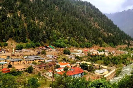 د پاکستاني ځواکونو د ډزو له امله د کـامدېش او بـرګمټال لارې تړلې دي