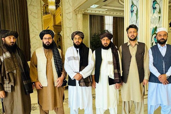 د طالبانو یو پلاوی د کاسا ۱۰۰۰ پروژې په ناسته کې د ګډون په موخه تاجکستان ته ولاړ