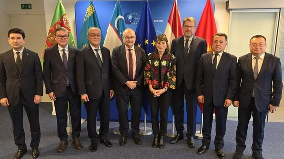 ممثلون عن الاتحاد الأوروبي وآسيا الوسطى يبحثون الوضع في أفغانستان