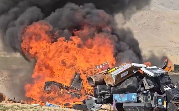 طالبانو په پروان کې د موسیقۍ ۵۰۰ الې وسوځولې