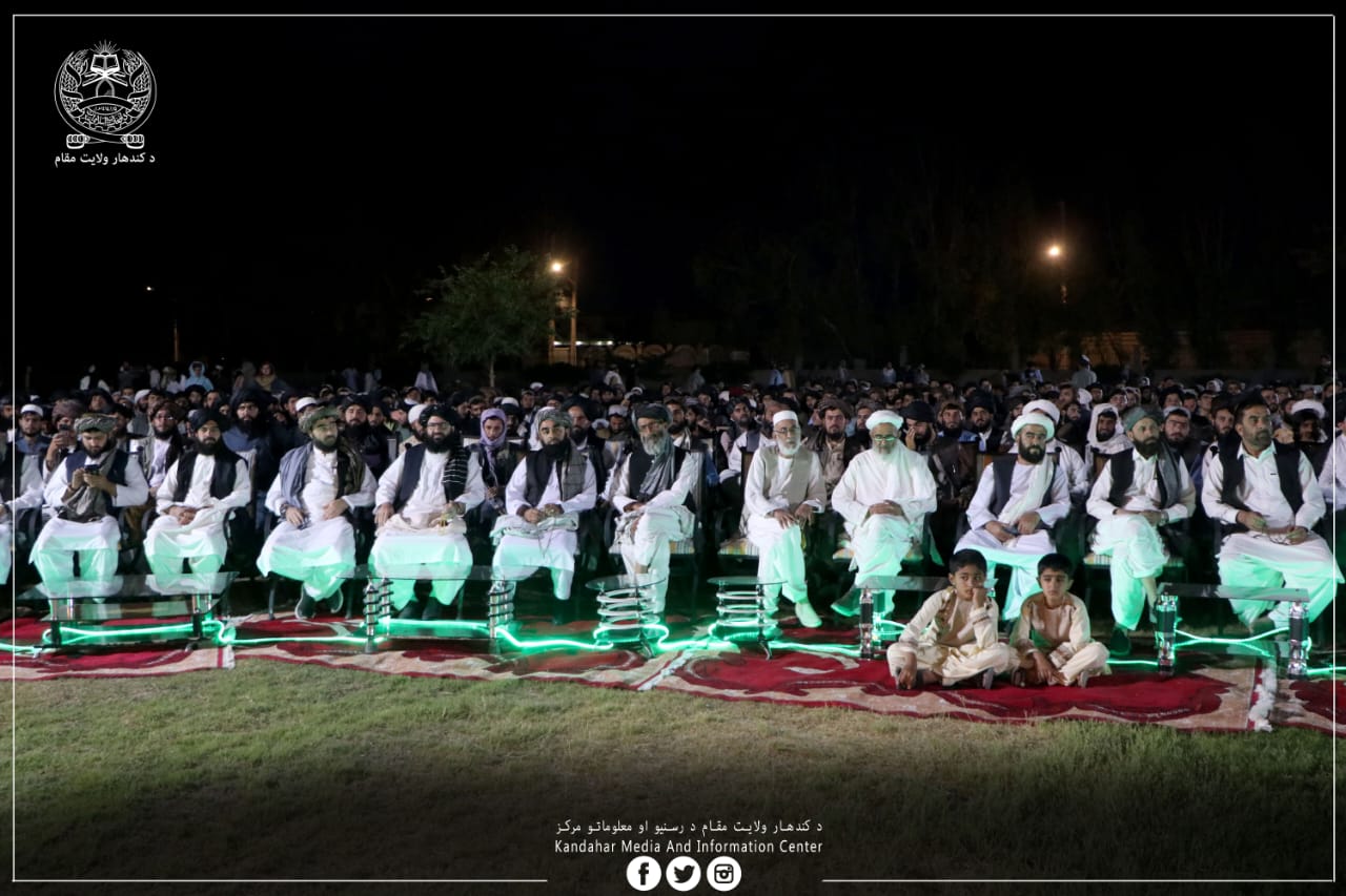 شب شعر گل انار؛ خیرالله خیرخواه گفت «دشمنان» در سال‌های گذشته شاعران را هدف قرار دادند 