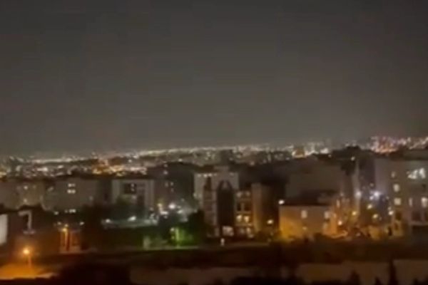 رسنۍ: د ايران په سوېل او تهران کې د چاودنو او هوايي دفاع فعاليتونه دوام لري