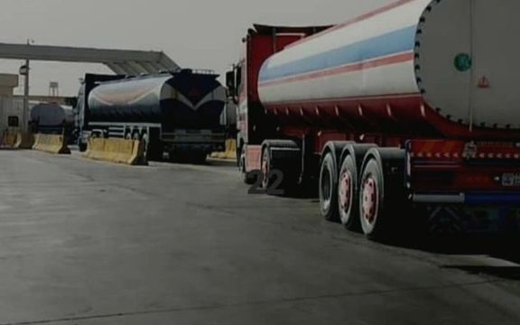 طالبان: ۲۲ ټانکره بې کیفیته تېل بېرته ایران ته ورستانه کړل شول