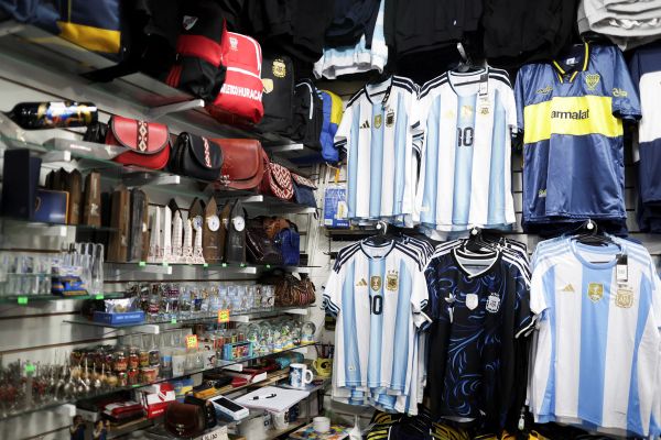 جام جهانی فوتبال ٢٠٢٦ و رونق بازار کالاهای تقلبی در ارجنتاین